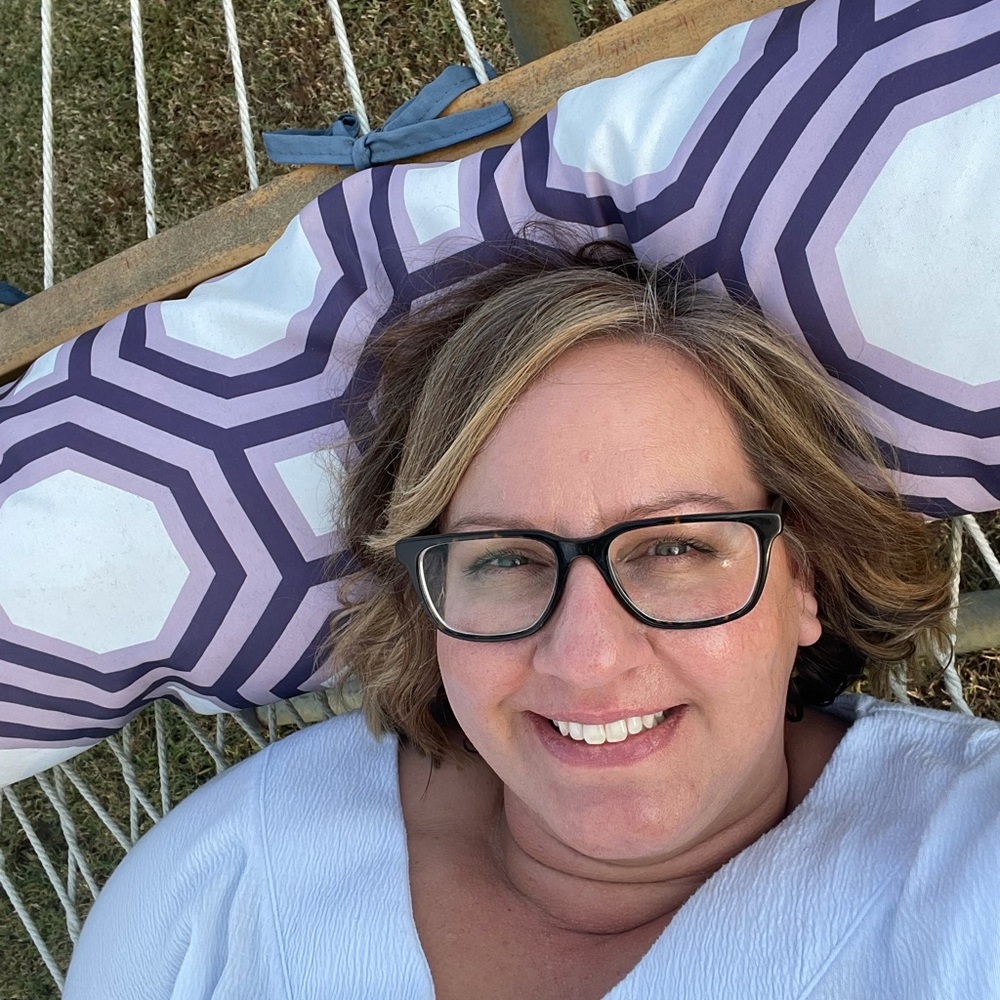 Meet your Posher, Laura